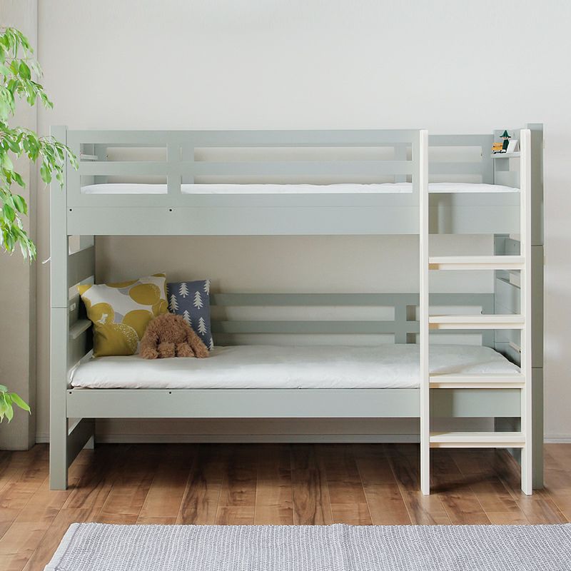 やさしい落ち着いた印象のパイン無垢材二段ベッド