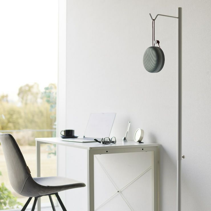 お部屋に溶け込むシンプルなデザインの高さ伸縮ランタンスタンド