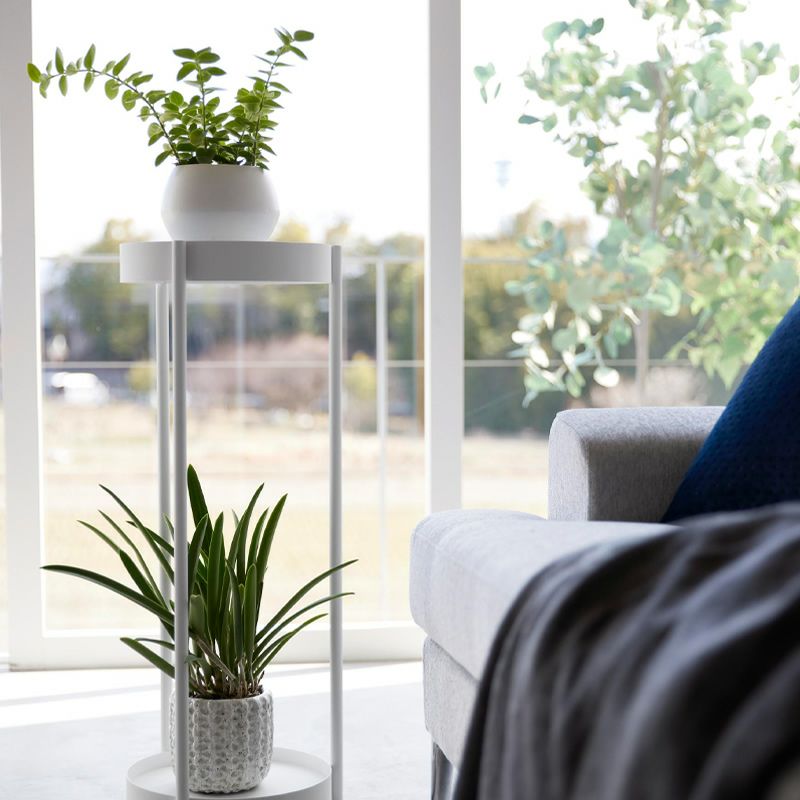 お部屋のインテリアにもおすすめなキャスター付きプランタースタンド