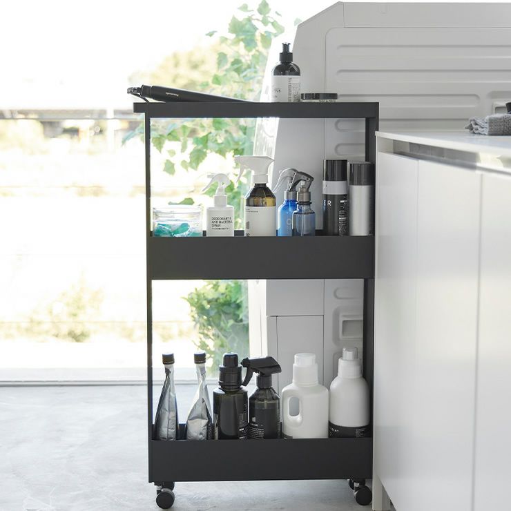 山崎実業のキャスター付きスリムワゴンは大きなものから小さなものまでたくさん収納できます