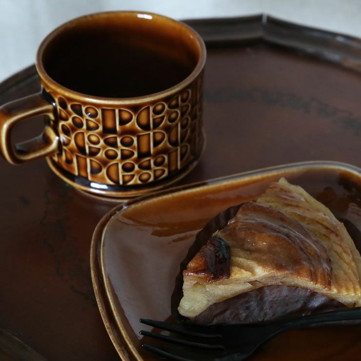 Kilnのソーサ―は小皿としてもお使いいただけます