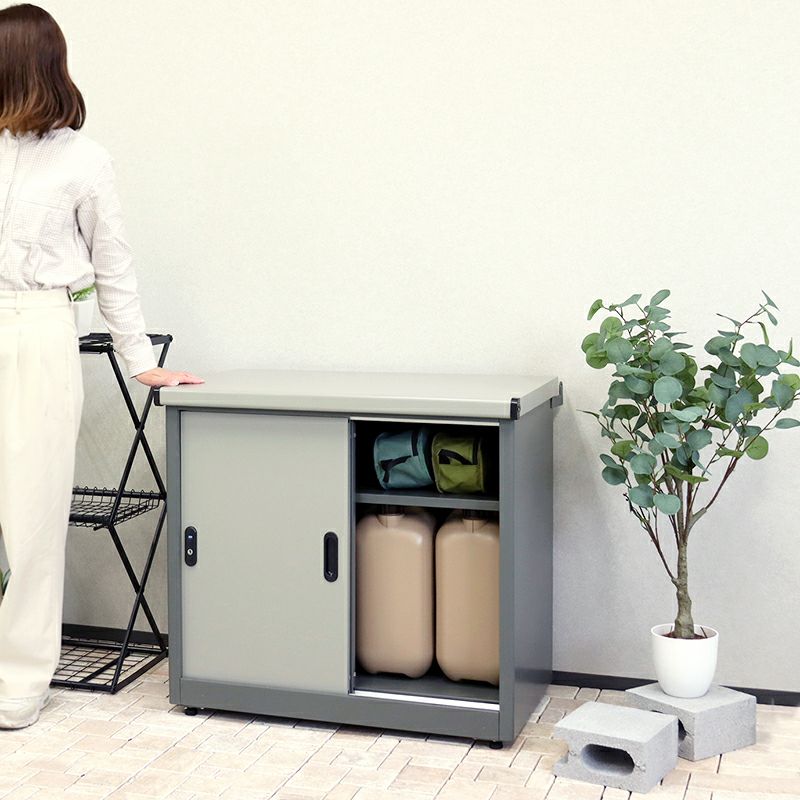 お庭のアクセントになるスタイリッシュな物置