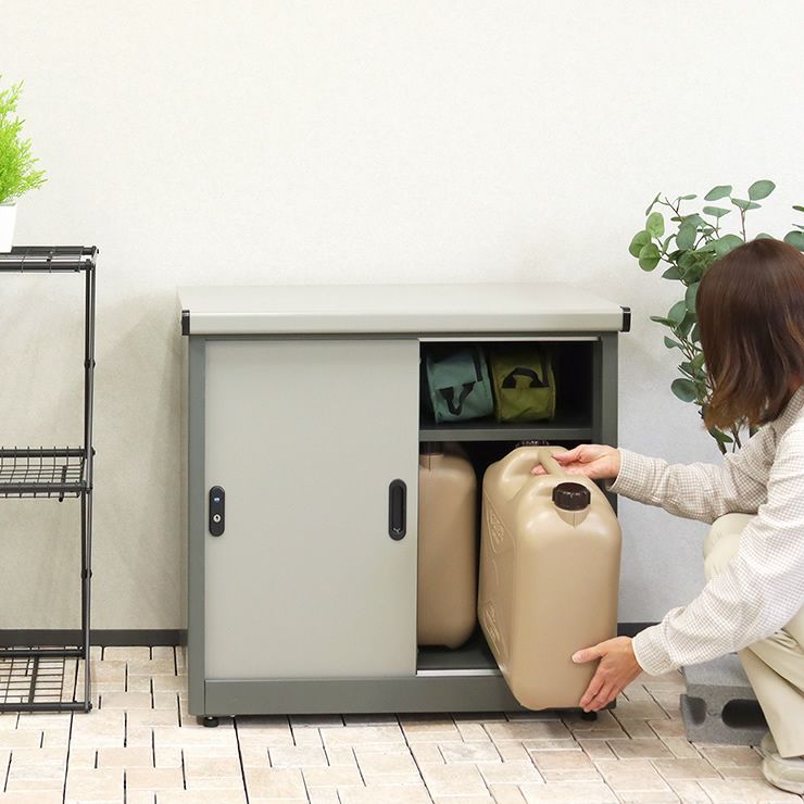 デザイン性と機能性に優れたコンパクトな物置