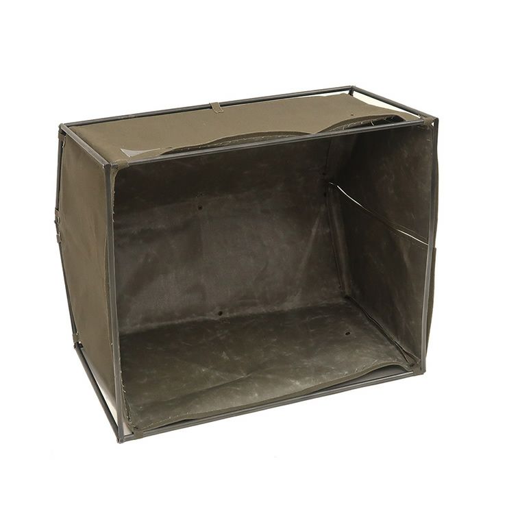 無骨なデザインのテントトイレカバー