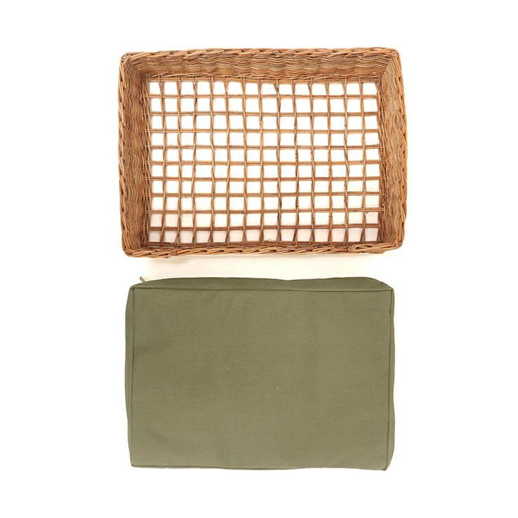 クッションがふかふかの猫ベッド