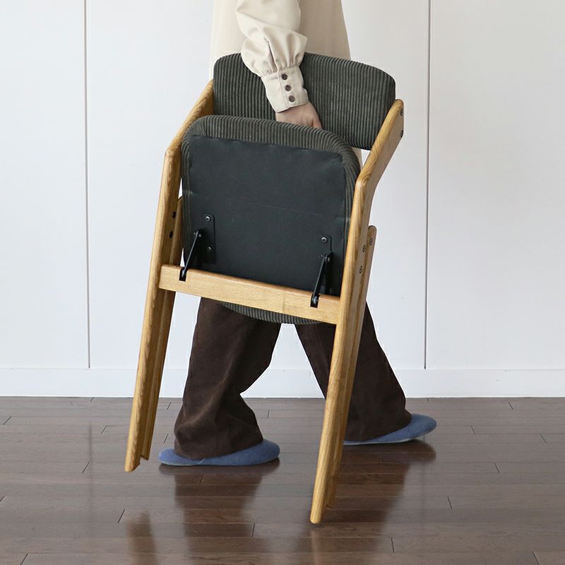 コンパクトで持ち運びやすい折り畳みダイニングチェアー