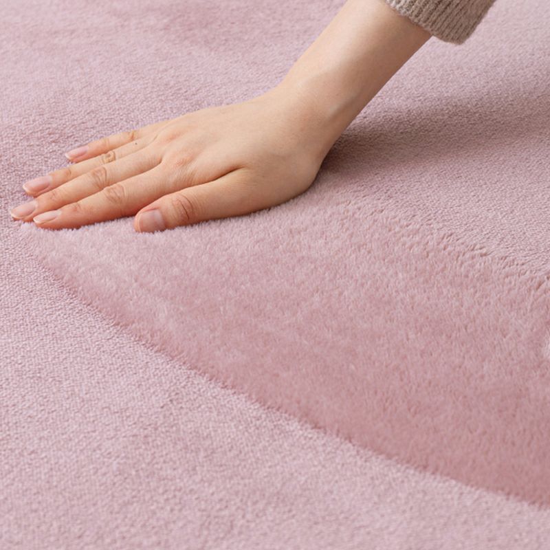 ふんわりとなめらかな肌ざわりのラグ