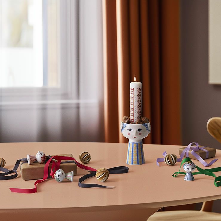 エヴァクリスマスオーナメントのテーブル上イメージ