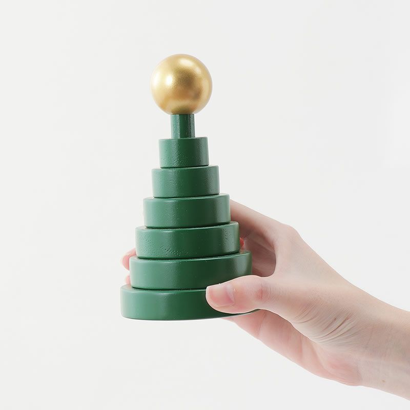 カイ・ボイスンクリスマスツリーは印象的なフォルム