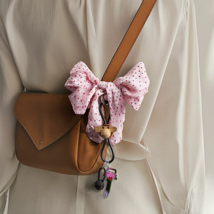 カイ・ボイスンキーホルダー モンキーの使用イメージ（シルバー）