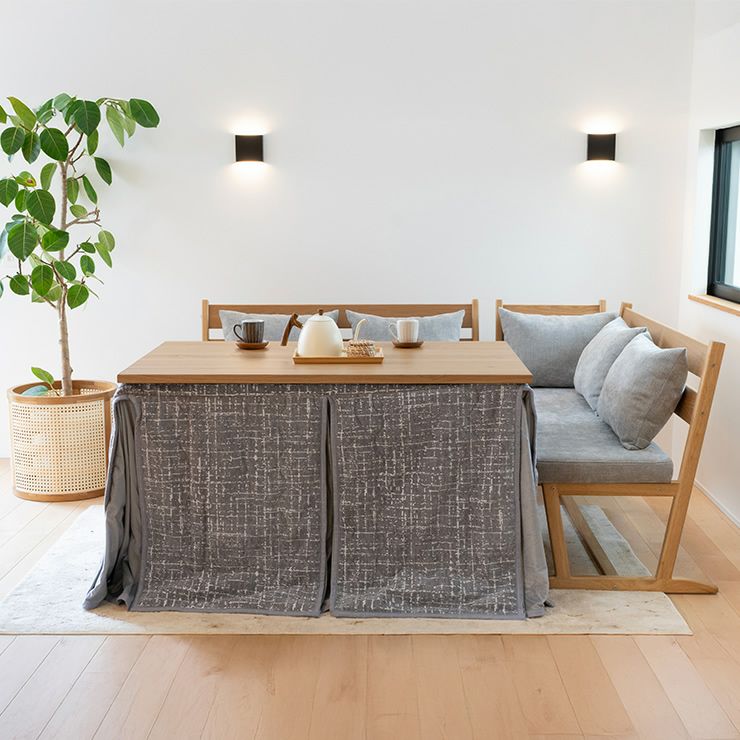 ソファダイニングのレイアウトも可能なソファ