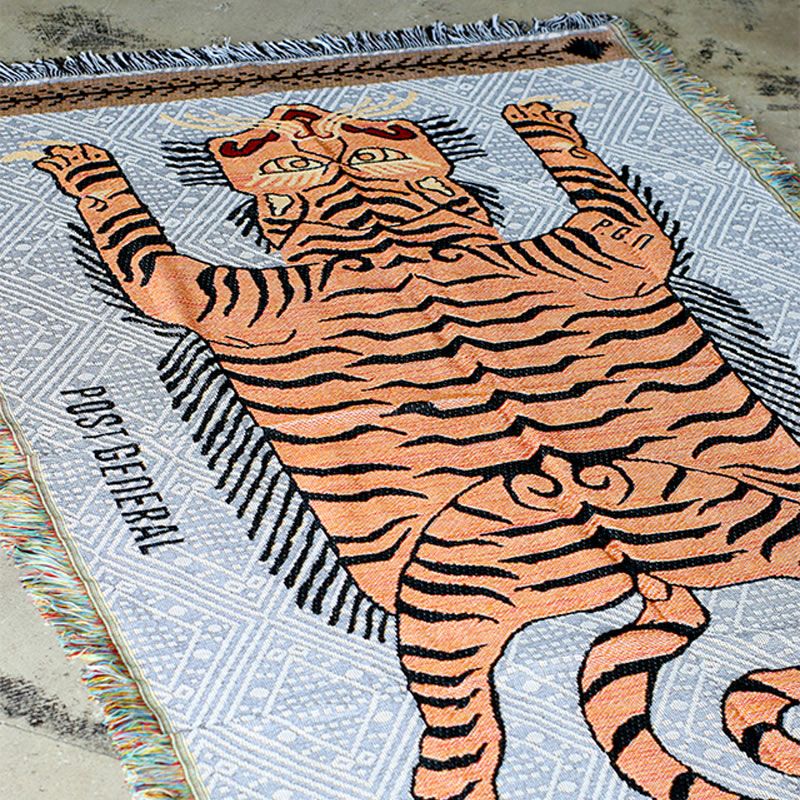 フロアマットとしても使えるPOSTGENERALトゥーゴークッションカバー