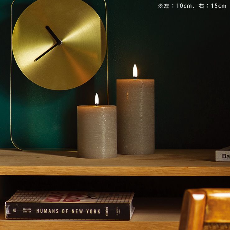 キャンドルライトの暗闇イメージ