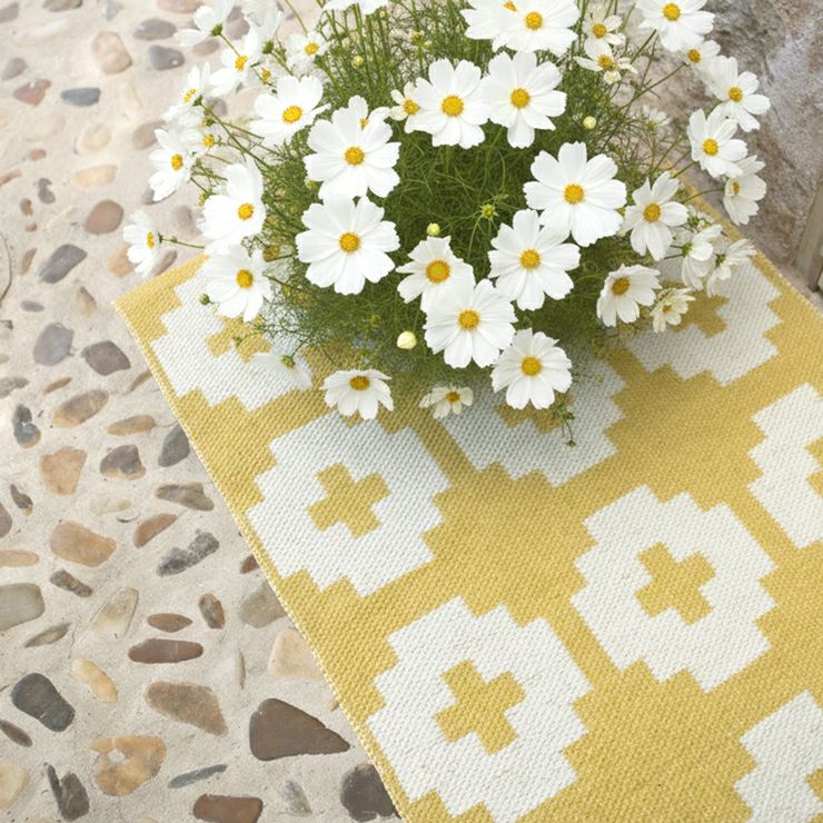 おしゃれな北欧デザインのBrita（ブリタ）Flower（フラワー）ラグ