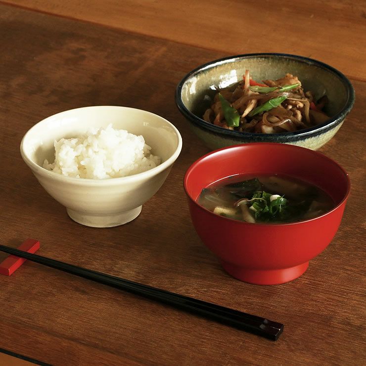 朝倉椀の食卓イメージ（朱）