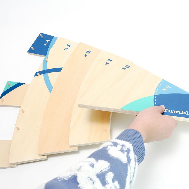 タンブリンダイス＋（プラス）のボードは組み立て式